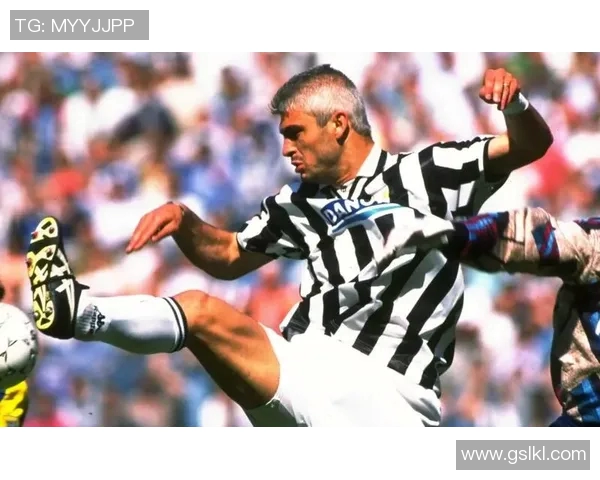 足球明星帅气瞬间集锦视频让你领略球场魅力与风采